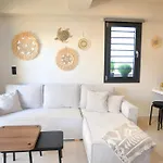 El Mar Villa
